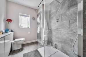 Shower room- click for photo gallery
